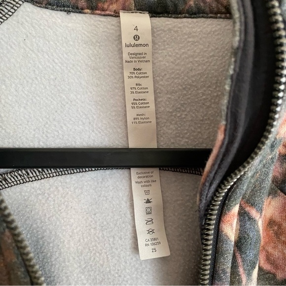 Lululemon Scuba Hoodie Light Cotton Fleece
Frosted Rose Multi - Picture 13 of 14
